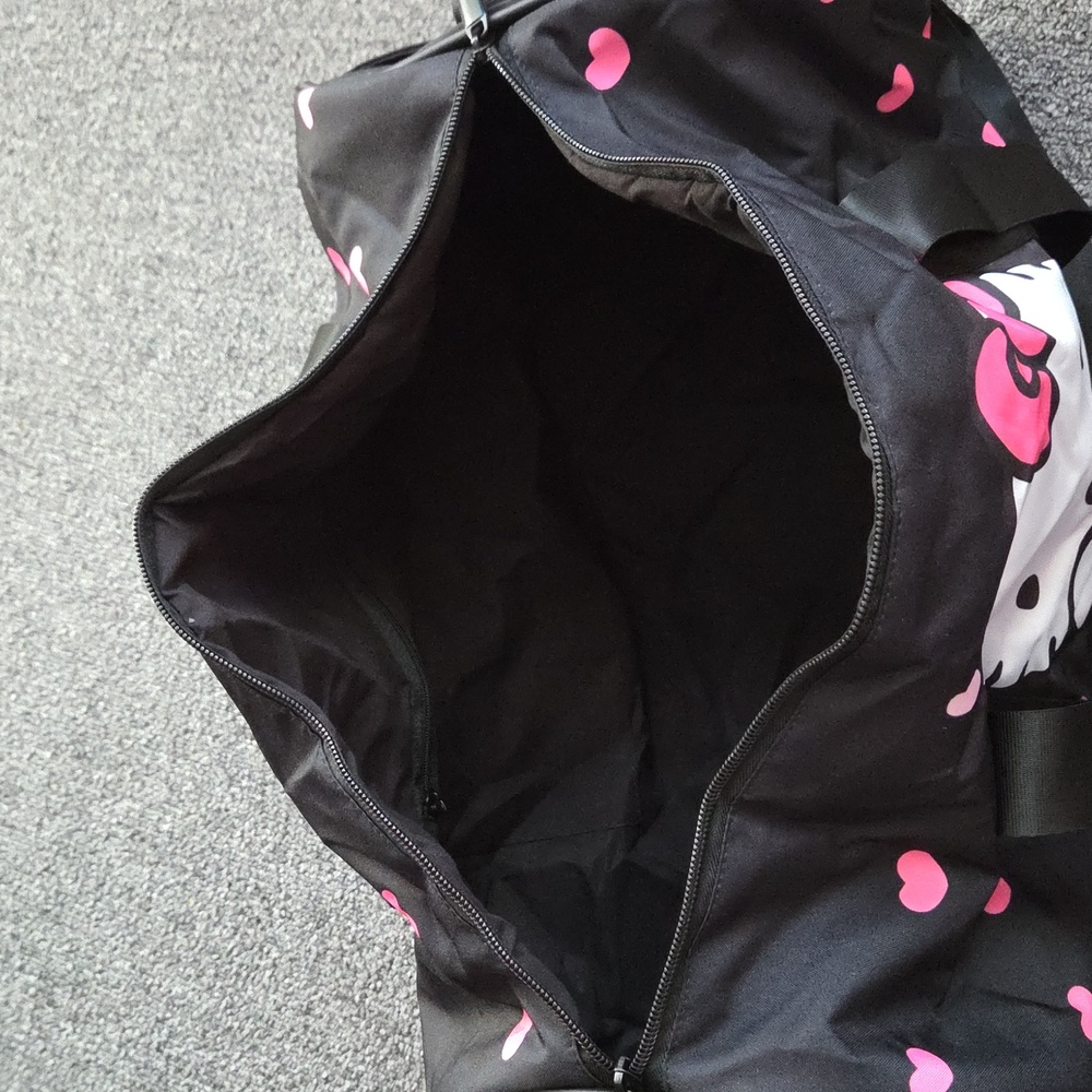 Hello Kitty Print Travel Bag - Picture 3 of 6